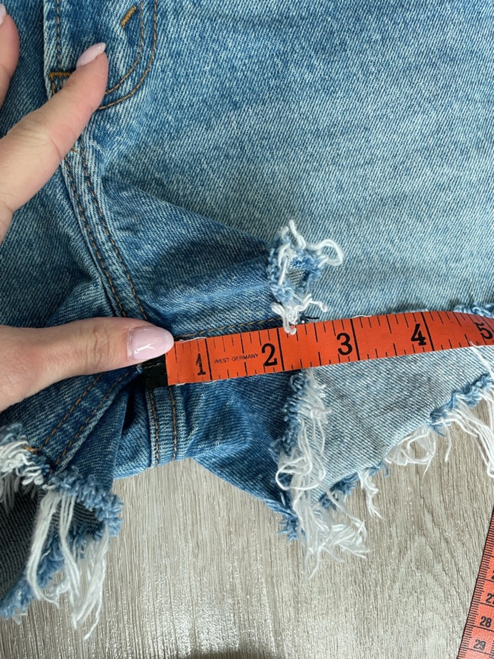 A&F High Rise Mom Distressed Women’s Jeans Shorts